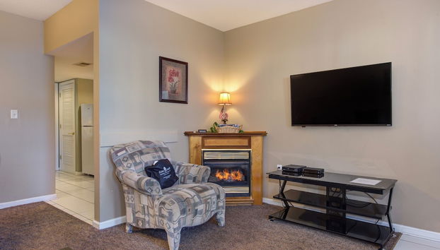 Colonial Crest Condo Unit #113 condo - Photo 2, Primary image