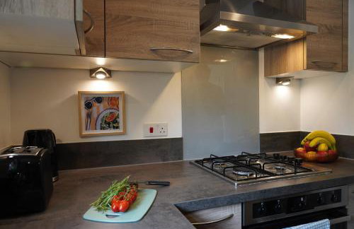 Weldon Road - Townhouse Overlooking the Park with Parking - Foto 36