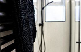 NEWLY Refurbed - Large Studio Apt With Private Parking - Foto 23