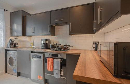 Cosy 3BR House by D3 Short Stay, Sleeps 8, Free on-site Parking & Garden - Foto 16