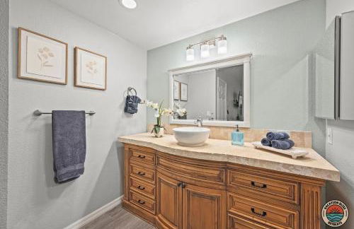 The Splash Society-Pool, Spa, Games, and Vibes - Photo 30