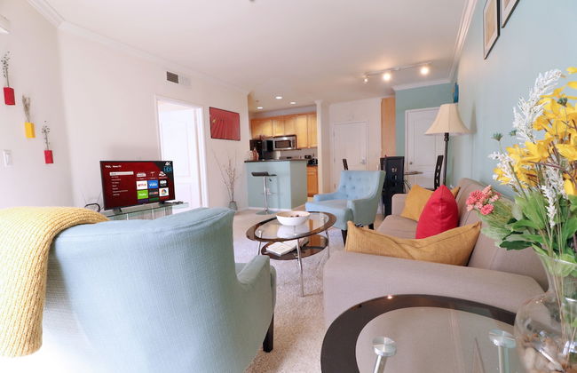 LAs Premier Apartments - Photo 43