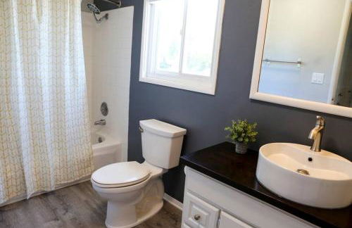 GREAT VIEWS - Over the Oaks - Stylish - Whole Home - Foto 10