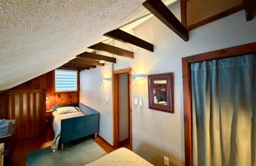 Lakefront Cabin with Hot Tub, Views & Fireplace - Foto 25