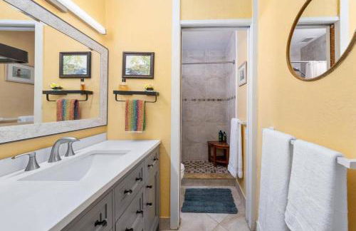 Gorgeous Blue Ocean Views, AC, Sunsets & 1-Min Walk to Beach - Foto 27