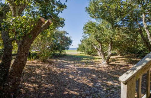 Waterfront luxury w-beach resort-pool-golf-tennis-fishing & views! - Foto 73