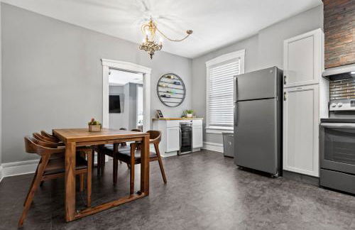 Main Street Living! 2 Bedroom Unit right On Main! - Foto 12