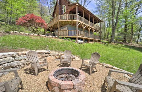 Woodsy Mountain-View Getaway with Hot Tub! - Foto 29