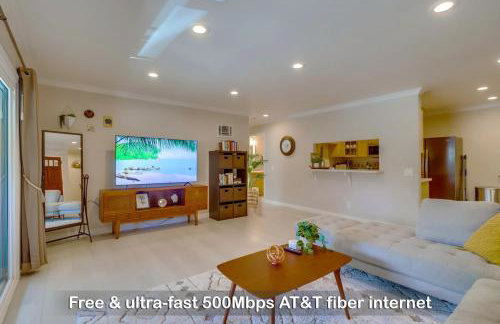 Entire Private Home with 3 Bedrooms 2 Bathrooms, Family Home Free Pool, Tub and Parking, Available Now - Foto 20