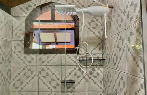 Chalé 2 Alto na Montanha, com garagem coberta - Foto 17