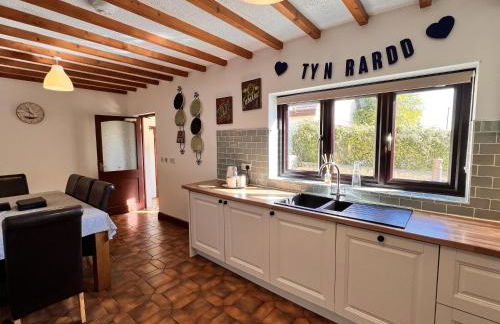 Ty'n Rardd Farmhouse Mountain Views, Secure Garden - Photo 74