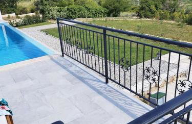 Secluded house - guaranteed privacy - heated pool - Photo 9