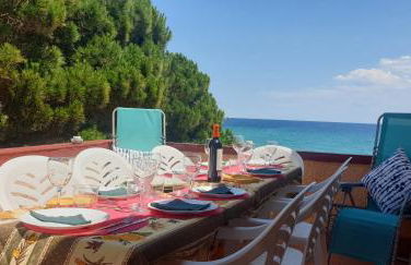 Apartamento con jardín a 11 metros de la playa. SE. - Foto 2