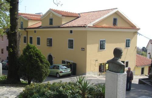 Apartments Villa Kastav in Old town center with sea view and parking - Photo 12