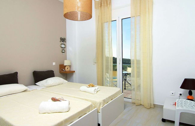 Villa in Agia Triada With Pool & Near Beach - Foto 3