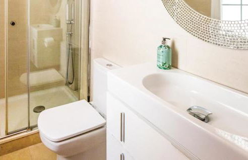 5 Bedroom Amazing Home In Cabrils - Foto 37