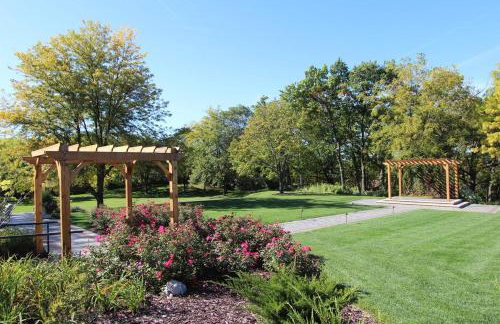 Modern Lake Geneva Condo with Year-Round Views - Foto 32