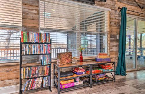 Lakefront Fort Towson Home Private Dock and 3 Decks - Foto 6