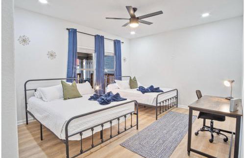 Perfect Spot to Relax 4br/3ba Near Dtown Hemisfair - Foto 32