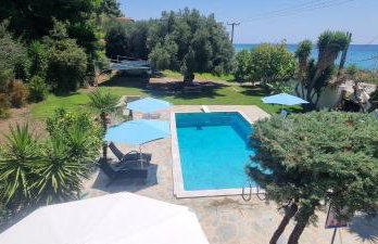 Poolside apt in the pines, steps from the Sea - Foto 14