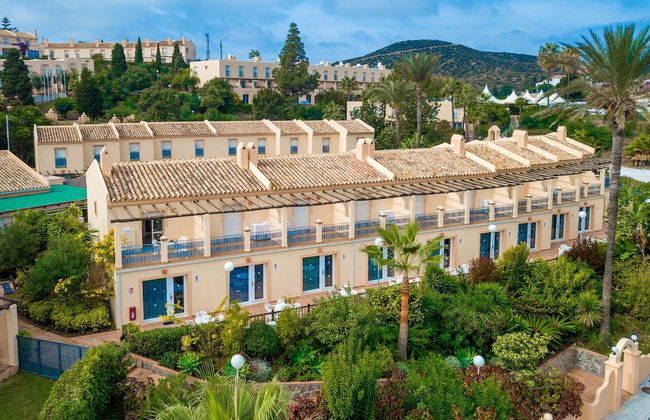 Ramada Hotel & Suites by Wyndham Costa del Sol - Photo 34