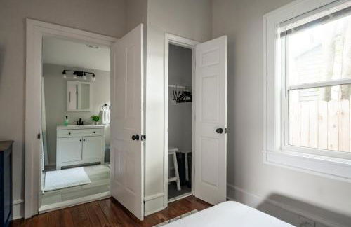 Bluewater Downtown Cottage - Foto 80