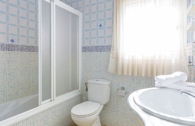 Serene Villa in Lloret de Mar With Private Swimming Pool - Photo 10