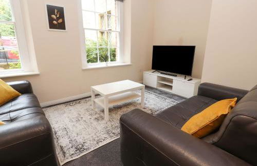 Memorial Building - Photo 27