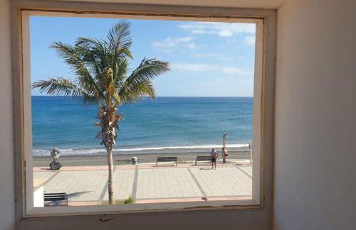 Apartamento a orillas de la playa de Tarajalejo - Photo 3