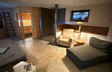 Blockbohlen HolzHaus mit Sauna, Outdoor Jacuzzi und BadeTeich - Foto 38