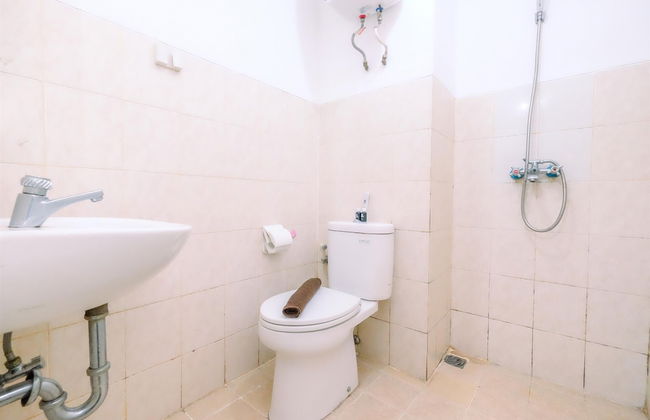 Good Deal And Homey Studio At Park View Condominium - Photo 10