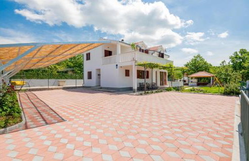 Five-Bedroom Holiday Home In Blato Na Cetini - Photo 14