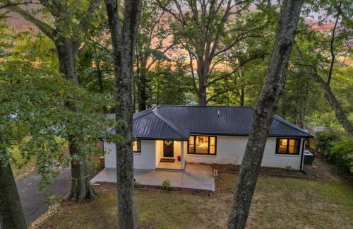 The White Lodge 4BDR Sleeps 8 with Fire Pit - Foto 54