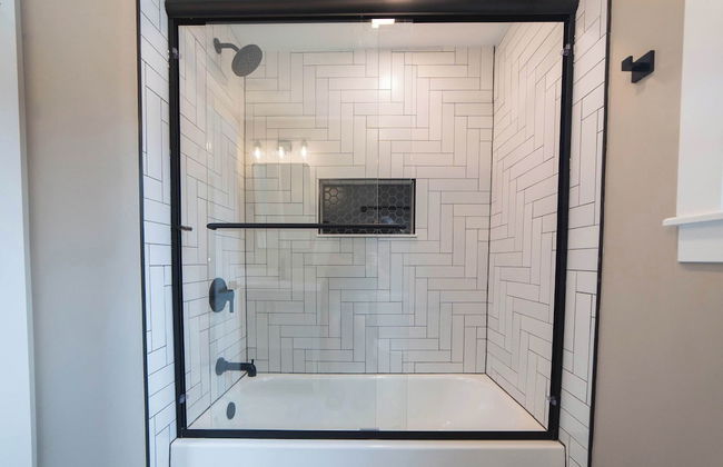 Gatsby Theme Near Downtown w Game Room, EV Charger - Foto 10