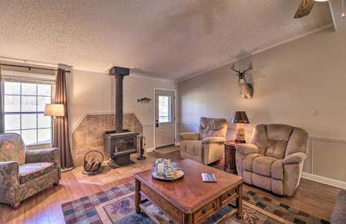 White River Fishing Escape with Deck and Patio! - Foto 4