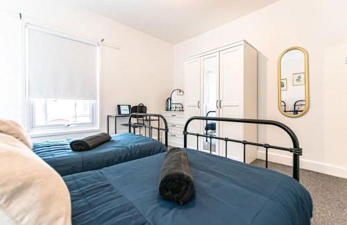 Liverpool city centre house, Free parking - Photo 5