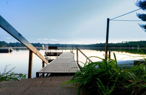 Lakefront Home 4 Bedroom 4 Bath Sleeps 12 - Foto 28