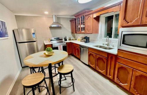 Apartment C, Restful,Cozy, close Sunland Park Mall - Foto 12