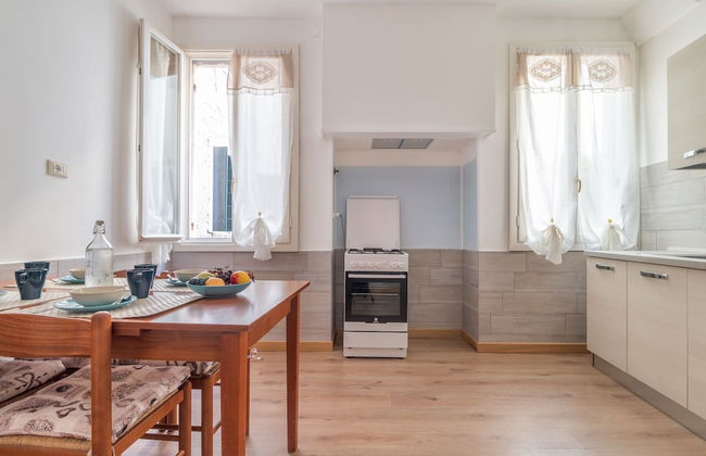 Family Colours near Rialto Mercato - Photo 7