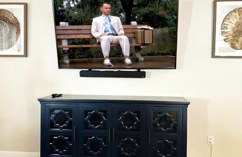 Ultimate Vacation: A Luxurious Oasis with a Pool! - Foto 26