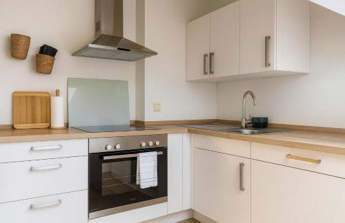 RAHA Apartments - Ihr Rückzugsort mit Panoramablick - HBF - Vollausstattung - Privat Parkplatz - Foto 15