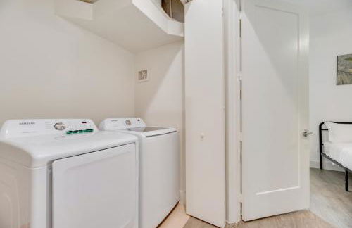 Snappy loft style 2BR I Gym I Parking I Workspace - Photo 13