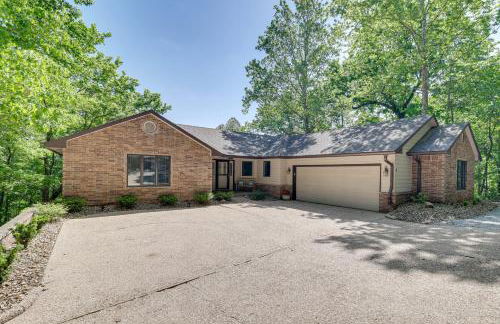 The Bella Vista Lakeside Treehouse Dock and Kayaks! - Photo 44
