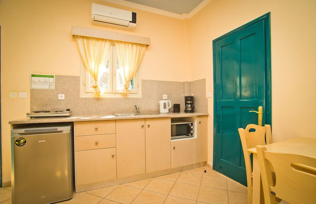 Elena Village - Photo 8