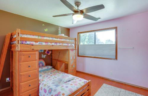 3 Mi to Sequoia Park Zoo Spacious Home with Sunroom - Foto 29