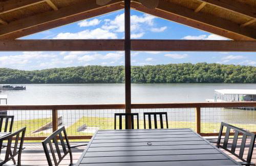 Huge Lakefront Yard, Private Dock - Amazing Views! - Foto 37