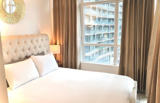 Toronto Downtown Suites CN Tower View - Photo 13