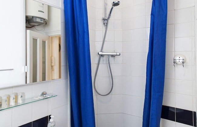 Leicester Square Atmosphere - Photo 15