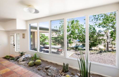 Casa Rocosa I Midcentury Home on 5 Private Acres Near Park - Foto 47