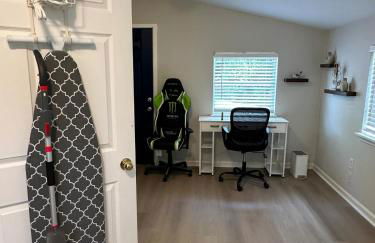 The Blue House- Backyard, grill, pets welcome - Foto 31